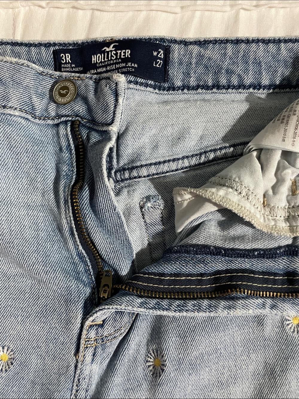 Hollister Light Wash Denim Jeans with Embroidered Daisies - Picture 2 of 5
